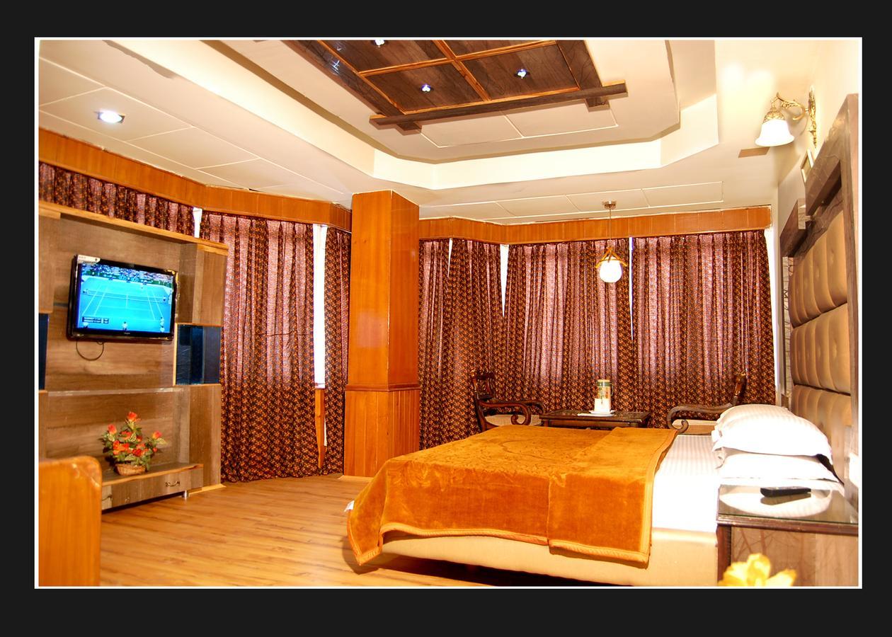 Hotel Out Town Manali  Ngoại thất bức ảnh
